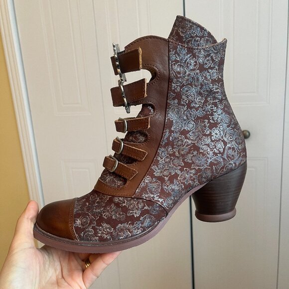NWOT - East End Lakewood John Fluevog Buckled Ankle Boots Brown Floral- size 8 - Picture 5 of 8